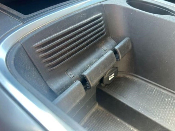 2021-ram-1500-classic-image-33