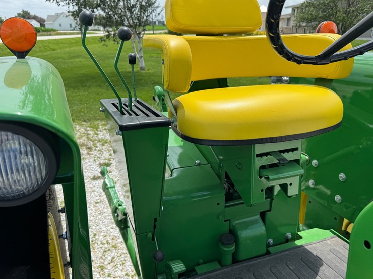 john-deere-4320-image-33