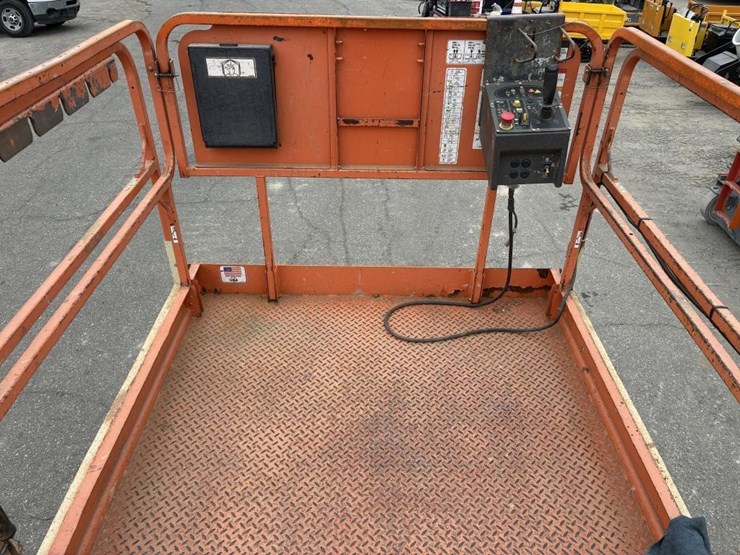 2002-jlg-260mrt-image-17