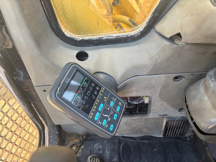 komatsu-pc200-lc-6le-image-73