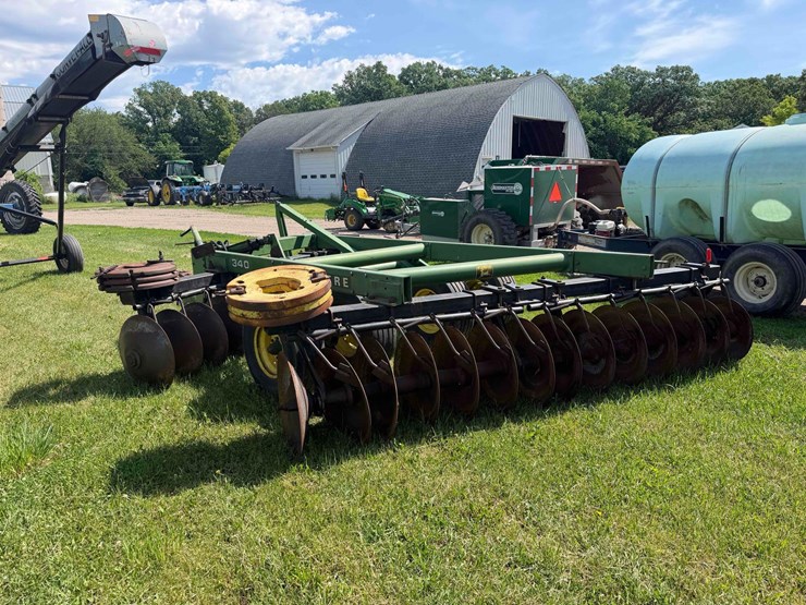 john-deere-340-image-6