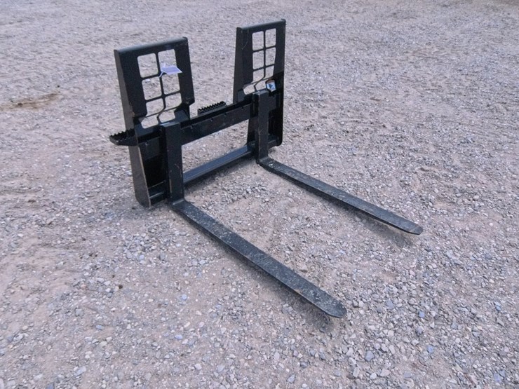 #2056-•-new-hd-skid-steer-quick-attach-forks-image-6