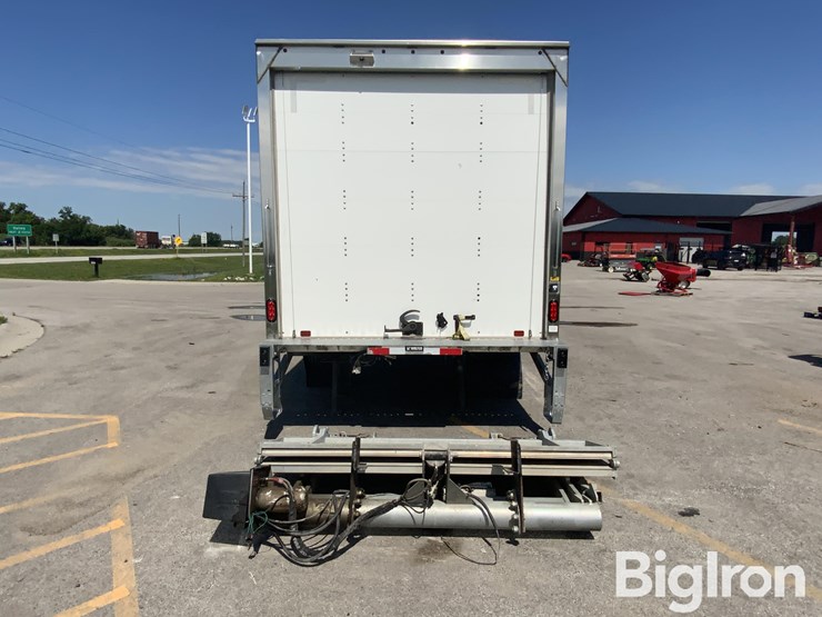 2023-massey-ferguson-730-image-6