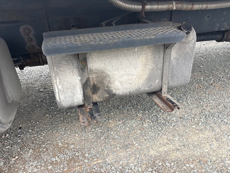 2015-international-durastar-4300-image-25