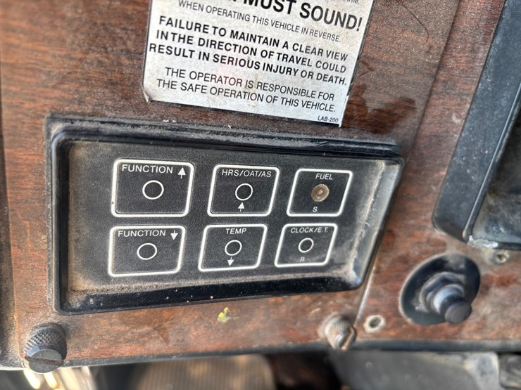 1988-peterbilt-377-image-54