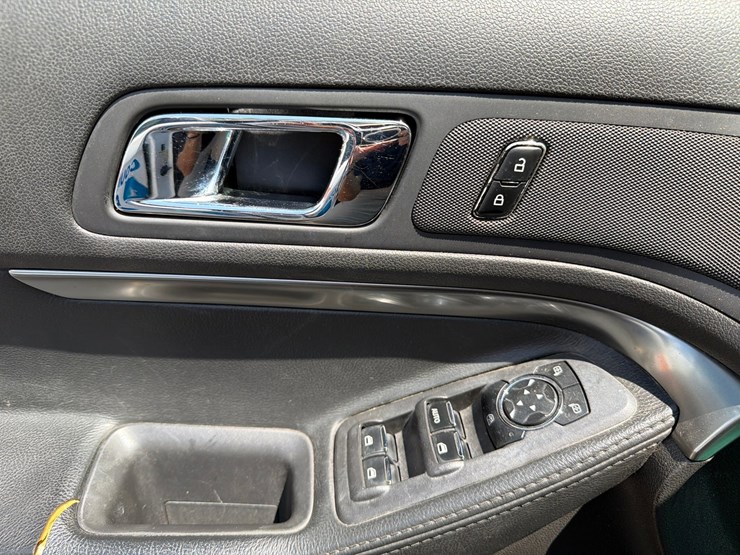 2012-ford-explorer-image-36