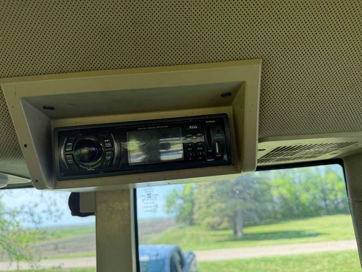 john-deere-7810-image-33