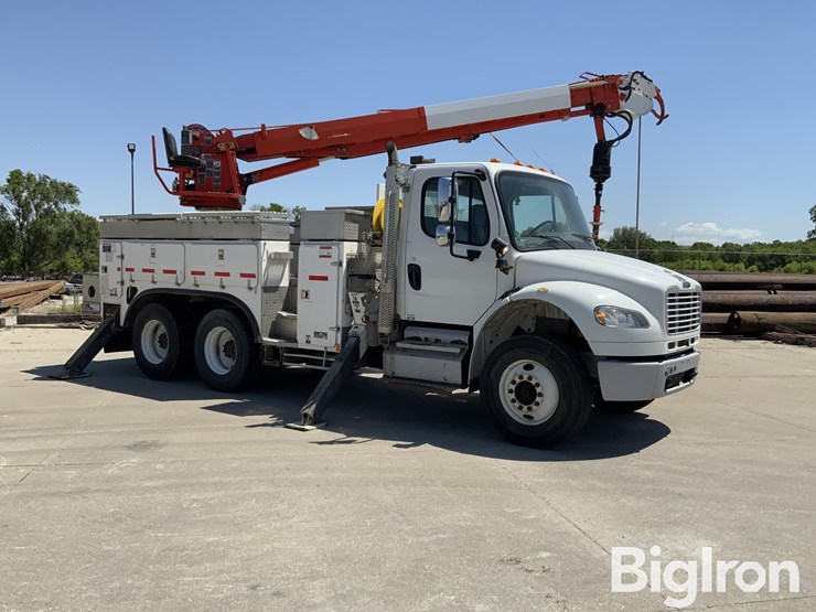 2013-freightliner-m2-106-image-11