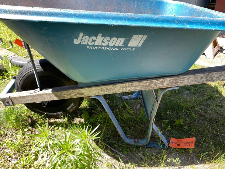 #7156-•-jackson-poly-tub-wheelbarrow-image-5