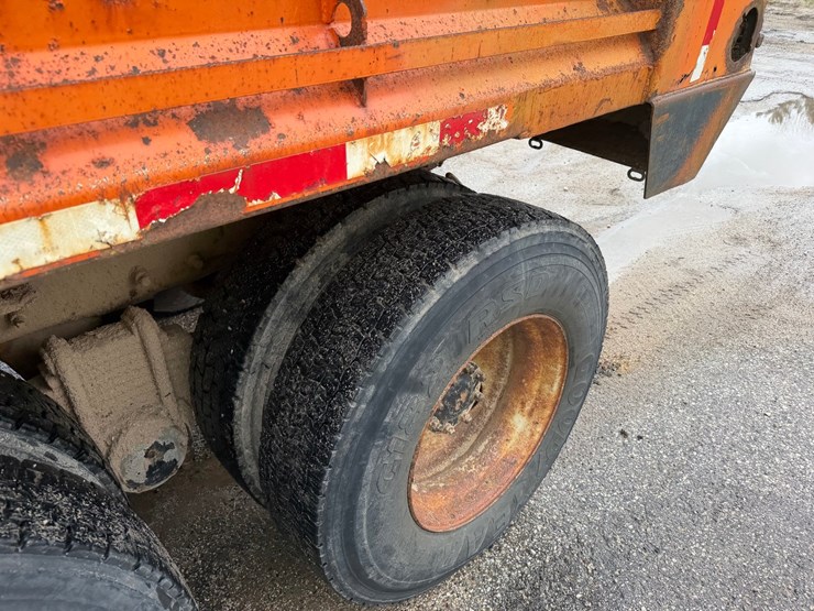 #1471-•-2003-mack-713v-granite-tri-axle-dump-truck-image-29