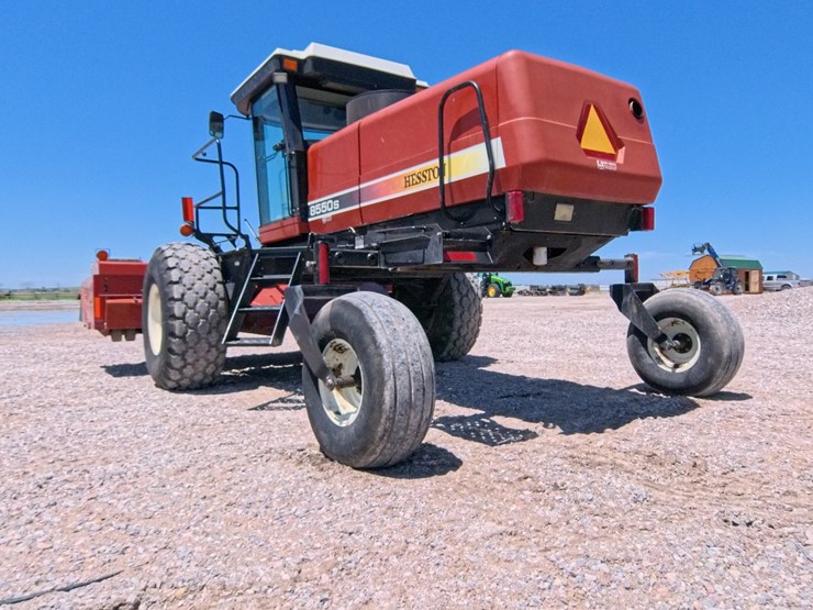 hesston-8550s-image-3
