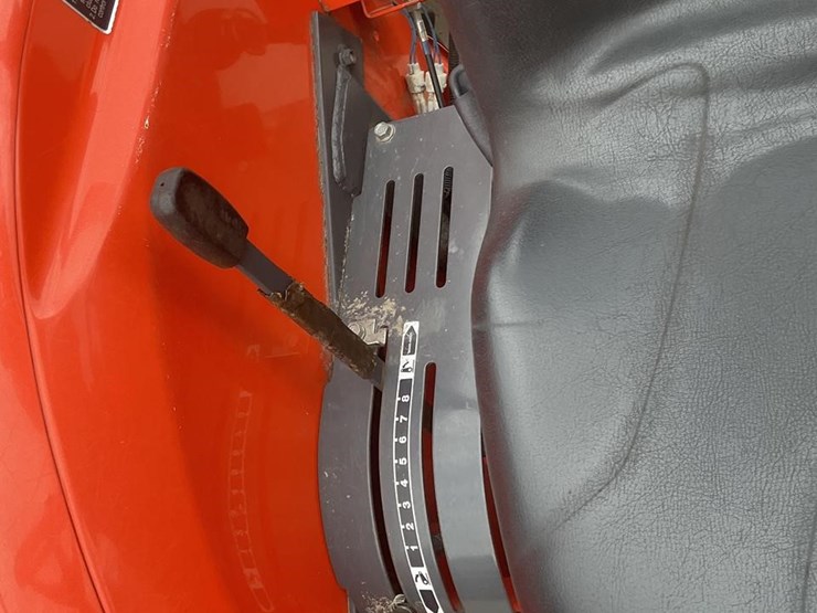 2011-kubota-mx5100-image-13
