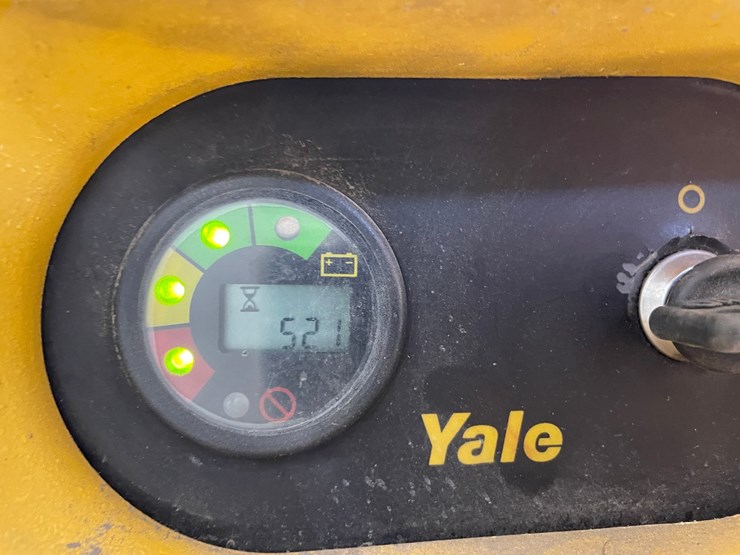 #6064-•-yale-electric-pallet-stacker-image-21