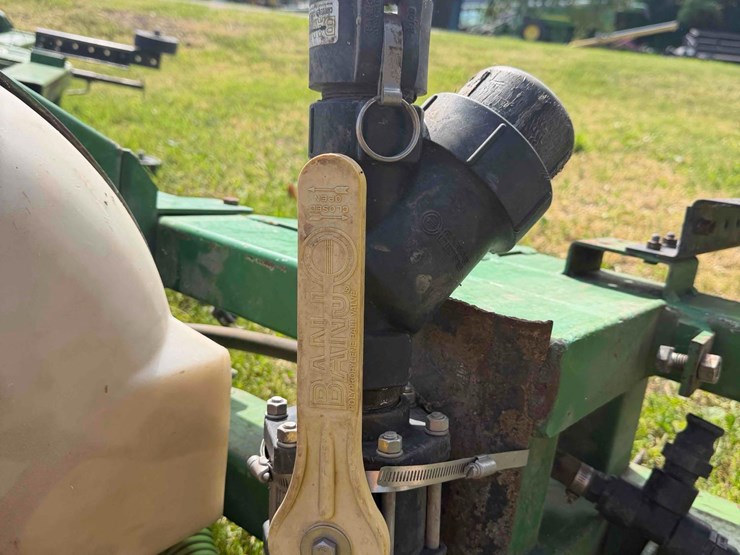 john-deere-saddle-tanks-image-9