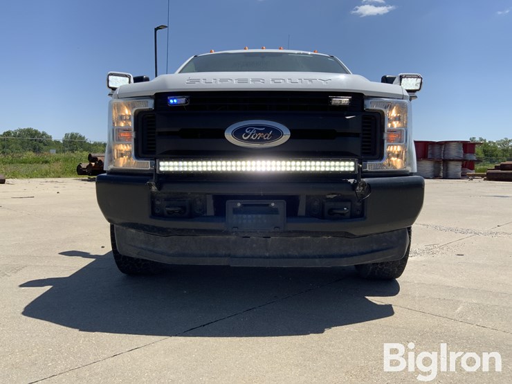 2017-ford-f350-xl-image-12