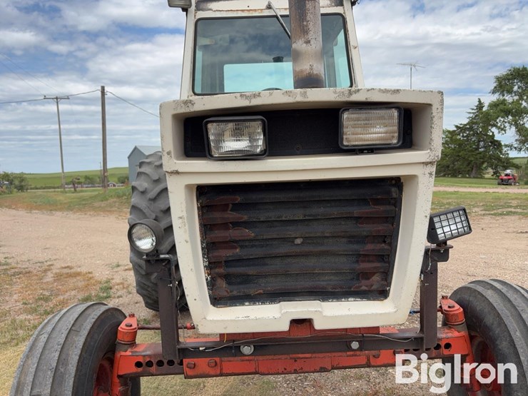 1975-case-1370-2wd-tractor-image-12
