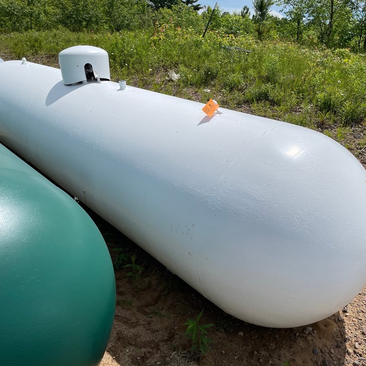 #6495 • 1000 Gallon LP Propane Tank