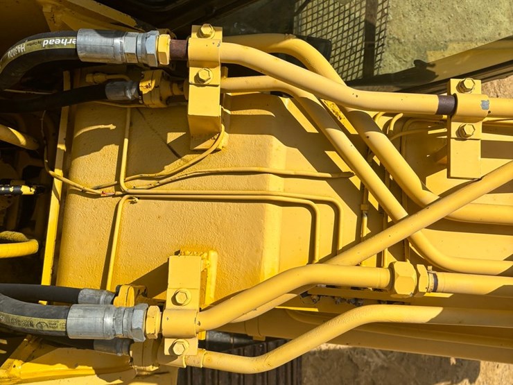 komatsu-pc200-lc-6le-image-40