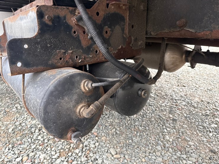 2011-international-durastar-4300-image-31