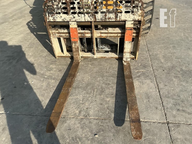 2016-caterpillar-th255c-image-9