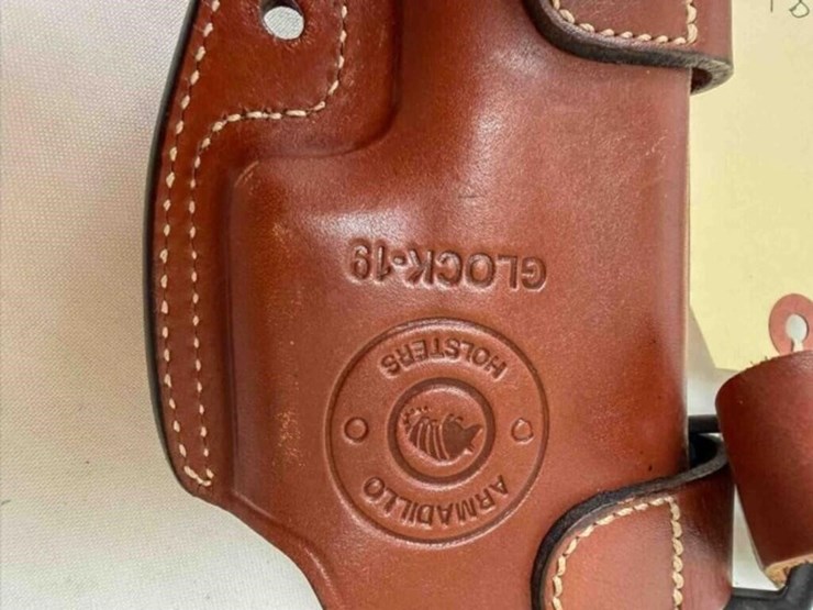 leather-shoulder-holster-image-6
