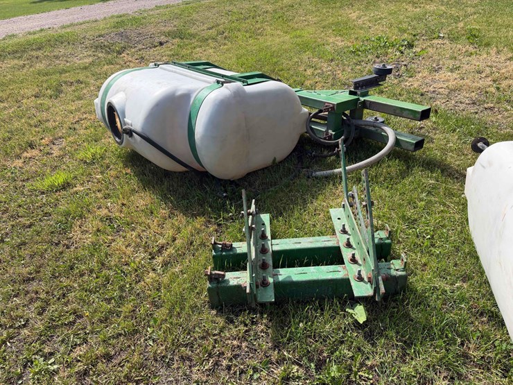 john-deere-saddle-tanks-image-2
