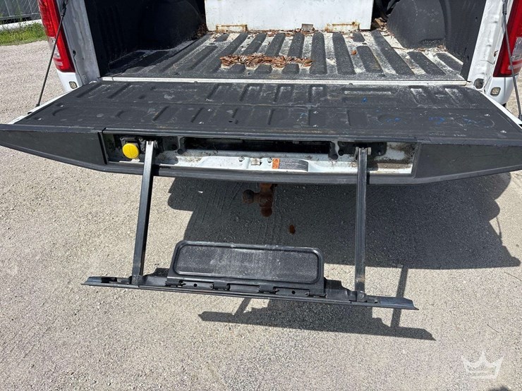 2017-ford-f150-image-13