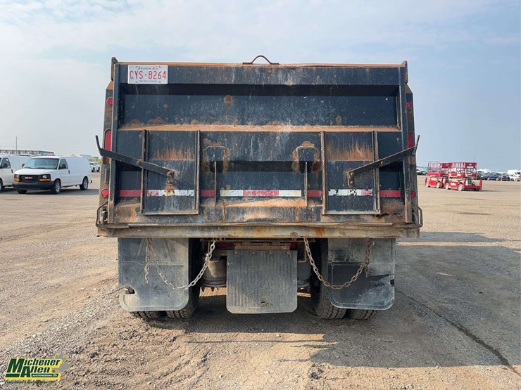 2008-freightliner-fld120-image-4