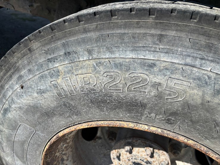 2000-freightliner-fl80-image-74