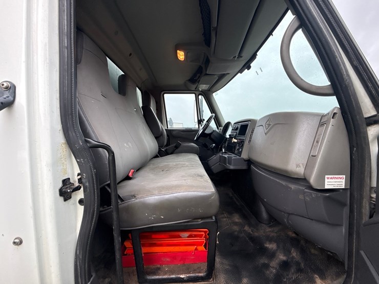 2011-international-durastar-4300-image-52