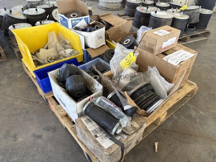 versa-spreader-trailer-suspension-and-bushing-image-1