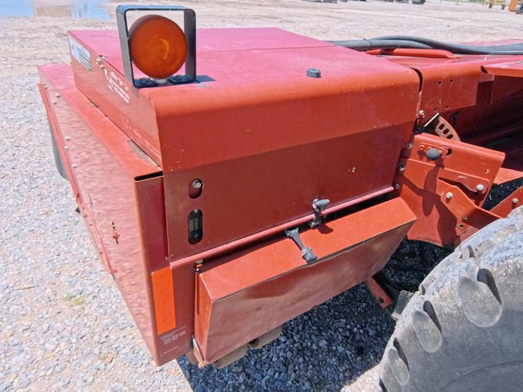 hesston-8550s-image-24