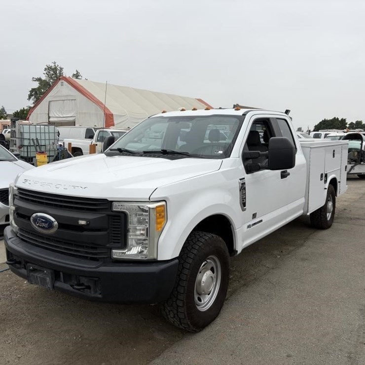 2017 FORD F350