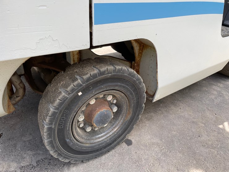 #6065-•-2014-4000lb-unicarriers-lp-forklift-image-25