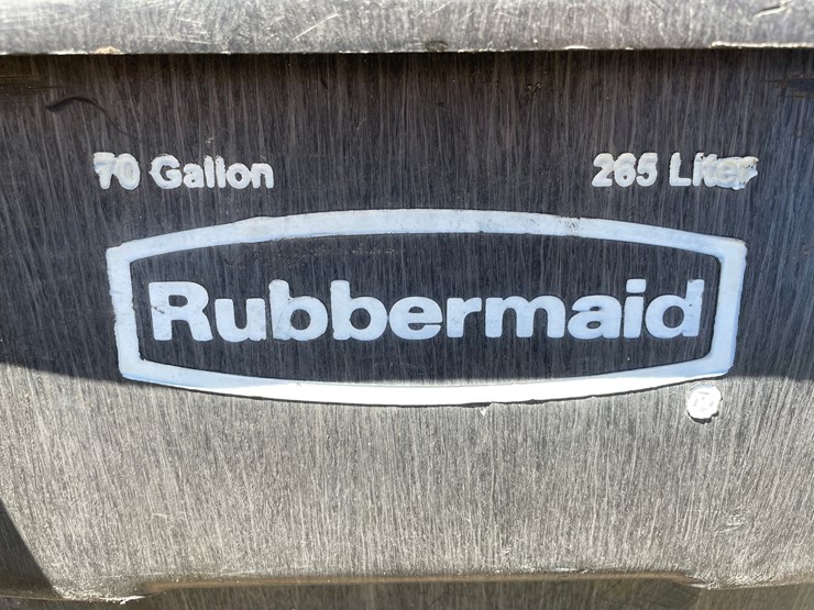#7133-•-rubbermaid-stock-tank-image-10