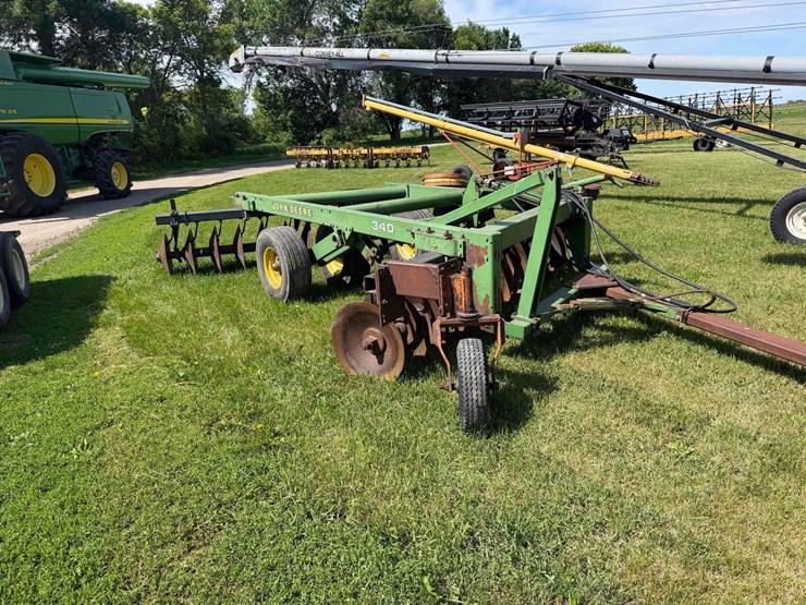 john-deere-340-image-2