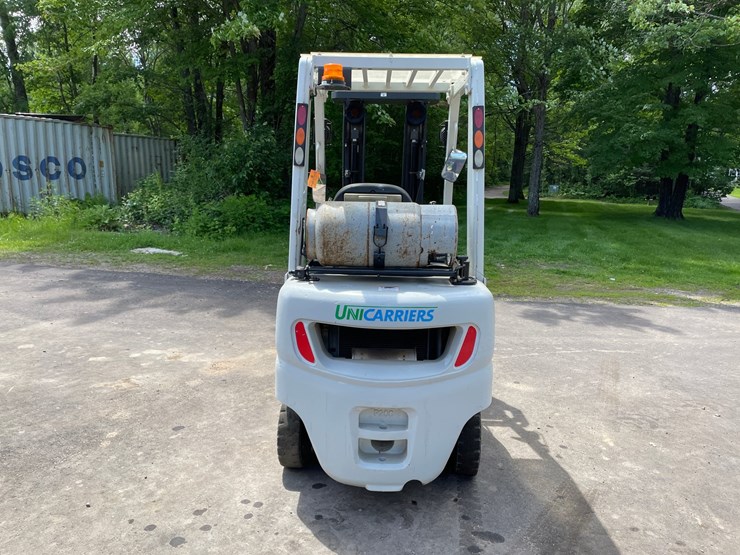 #6065-•-2014-4000lb-unicarriers-lp-forklift-image-4