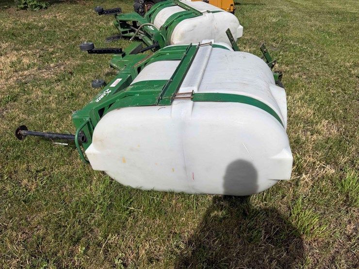 john-deere-saddle-tanks-image-4