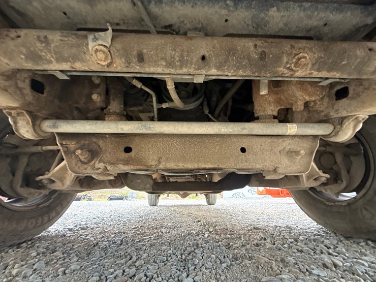 2013-chevrolet-2500-image-25