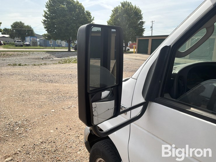 2006-ford-transit-image-12