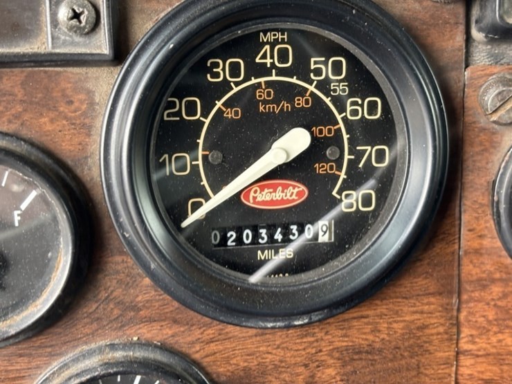 1989-peterbilt-377-image-46