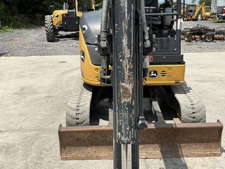 2022-deere-35g-image-9
