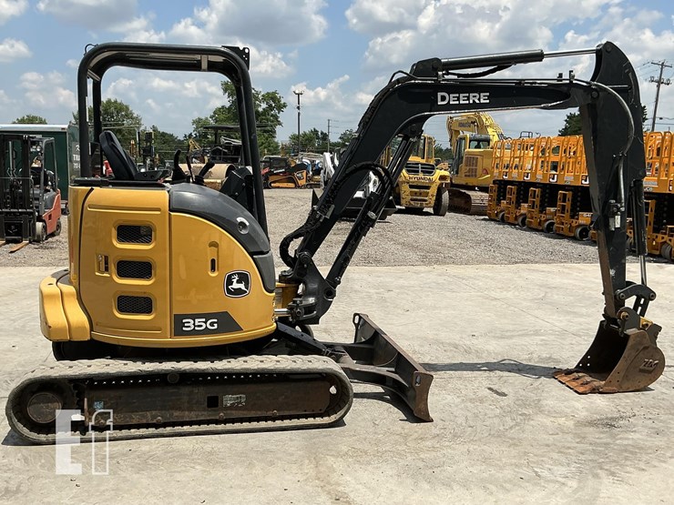2022-deere-35g-image-5