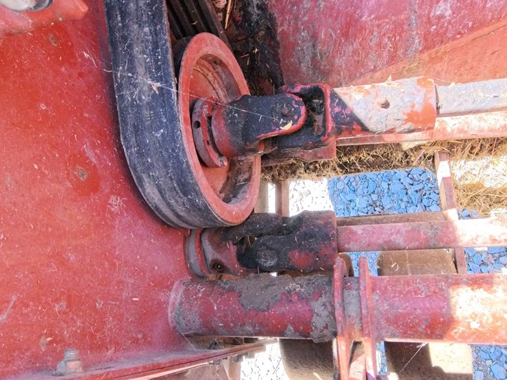 hesston-8550s-image-27