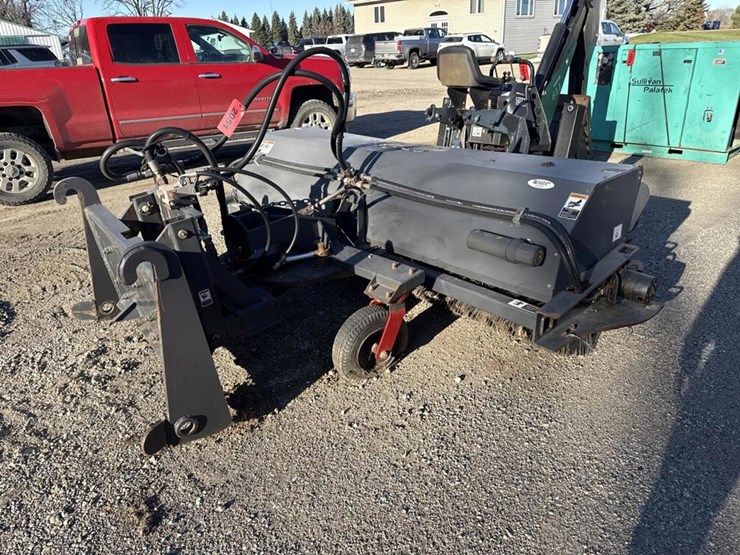 #2051-•-8'-case-sweeper-loader-attachment-image-4