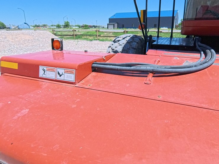 hesston-8550s-image-14
