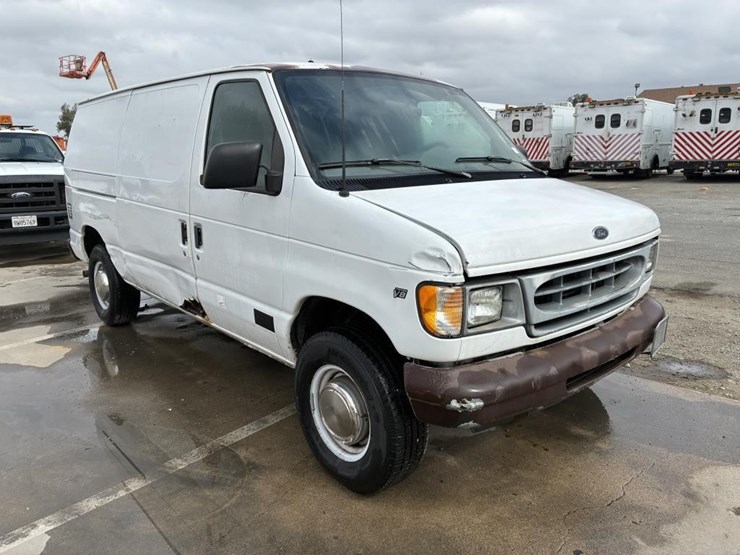 2001-ford-e250-image-2