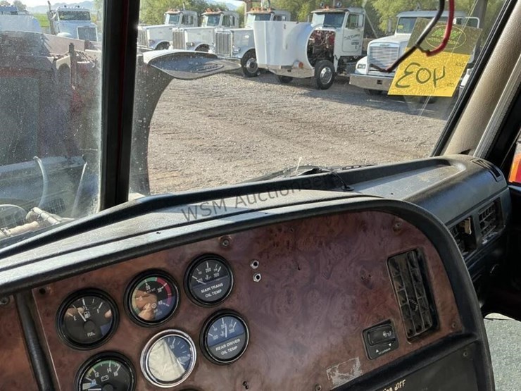 2005-peterbilt-379-image-18