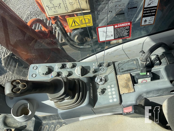2018-hitachi-zx350-lc-image-15