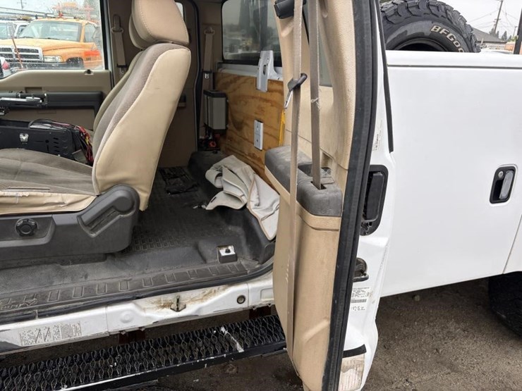 2011-ford-f350-image-13